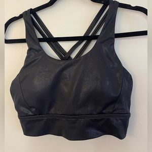 BuffBunny Rosa shimmery sports bra